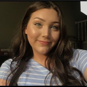 Meet your Posher, Alexandra